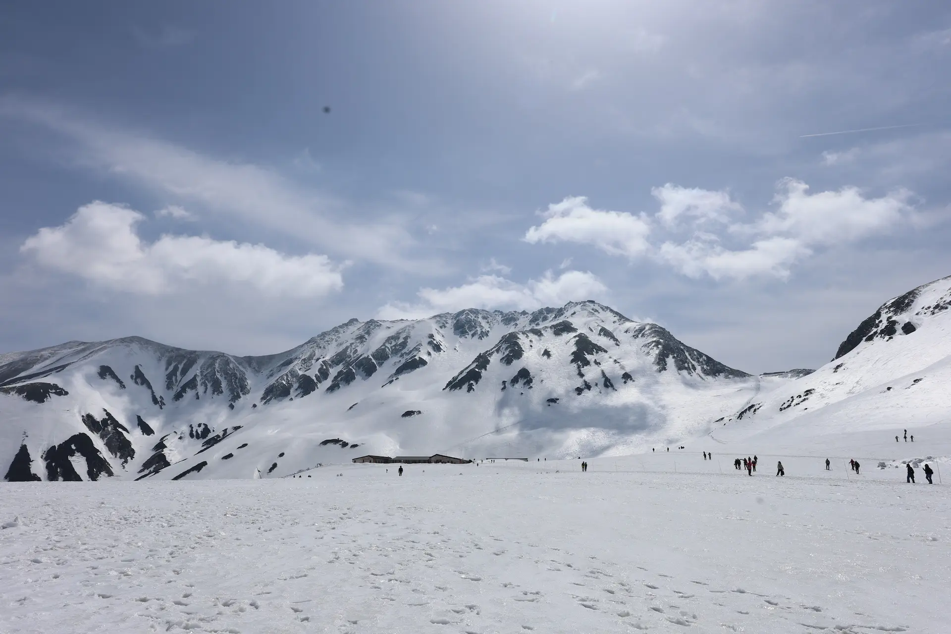 【2025年最新版】立山黒部アルペンルート 雲上の宿泊施設完全ガイド