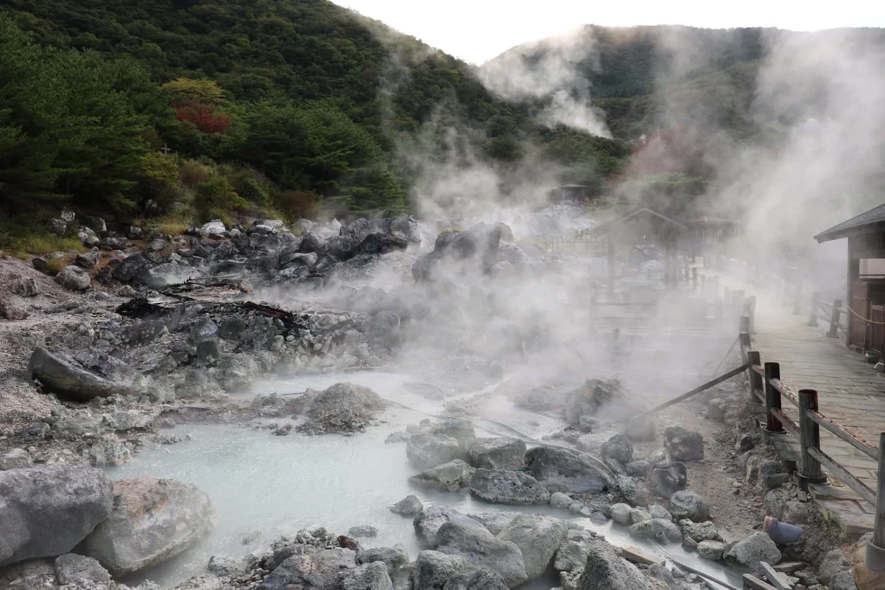 【2025年最新】雲仙地獄完全ガイド|30の地獄めぐりとキリシタン殉教の歴史を辿る長崎の秘境