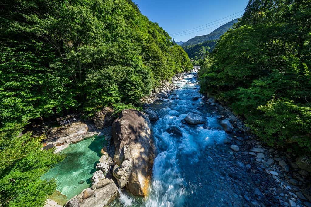 【秘湯】岐阜県の秘湯・野湯ガイド:奥飛騨から長良川まで厳選10湯