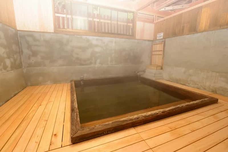 伽藍岳噴火口跡