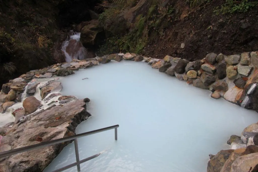 燕温泉 河原の湯 - 2